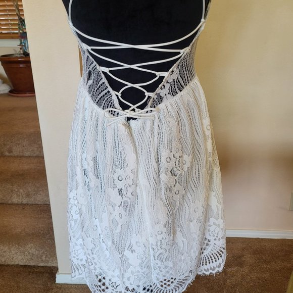 White Lace Spaghetti Strap Style Dress - Medium - Picture 5 of 9